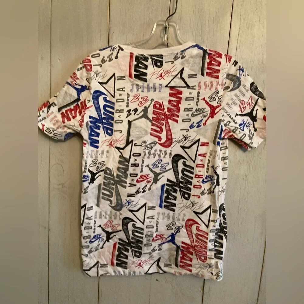 NIKE AIR JORDAN BOY'S‎ ALL OVER PRINTED TEE T-SHIRT Size Large